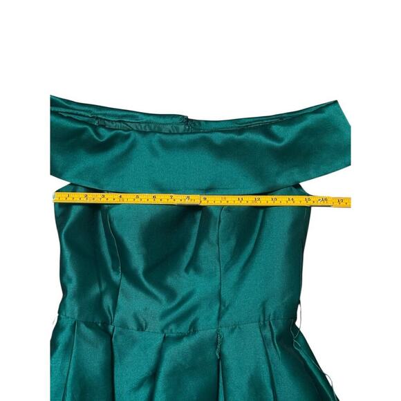 Eliza J Off-Shoulder Satin Gown - Emerald Green - Size 6. Embellished belt. - Picture 8 of 9